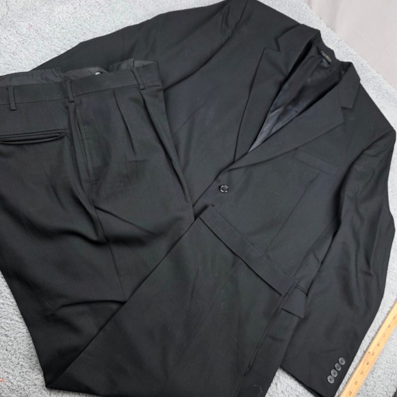 Jos A Bank Mens Suit 46L 40x28 Black 100% Wool Two Button Pleated Cuffed Pants